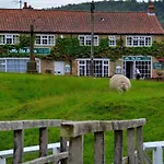 בית הארחה The Barn And Tearoom 3*